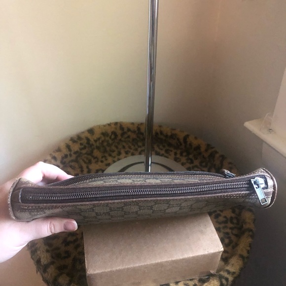 Vintage Gucci Plus Clutch - Picture 8 of 15